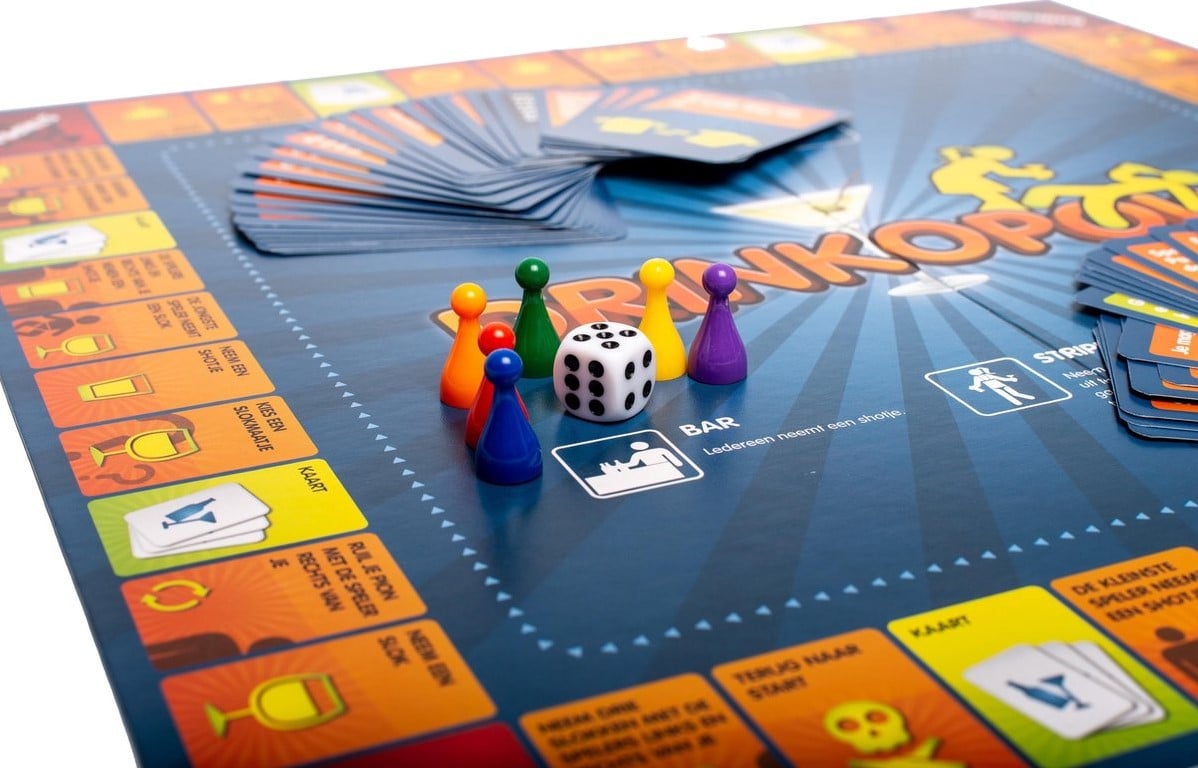 Verspreiding Gehoorzaamheid Onderhoud Drinkopoly! - Het vaagste spel ooit! - kopen bij Spellenrijk.nl